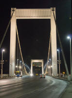 Erzsébet Bridge at night