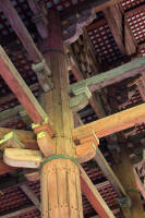 Supporting pillar and beams in the all-wooden Daibutsi-den