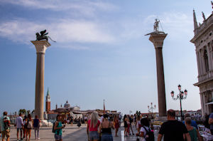 Lion and San Teodoro columns, Piazza San Marco