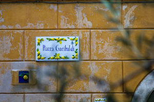 Piazza Garibaldi sign