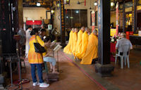 Sham, musicians and worshippers in Cheng Hoon Teng Chinese temple