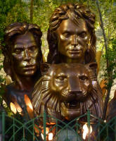 Siegfried & Roy (& tiger) statue