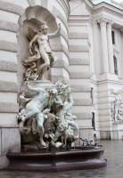 Statues on the Michaelerplatz side of the Kaiserappartements (Imperial Apartments)